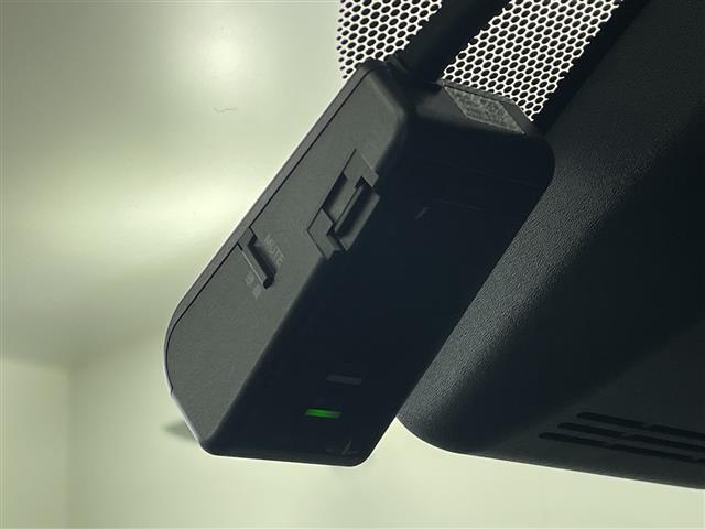 C-HR S-T 純正9インチナビ CD DVD Bluetooth フルセグTV トヨタセーフティーセンス 衝突軽減ブレーキ レーンキープアシスト 横滑り防止 追従型クルーズコントロール 電子パーキングブレーキ(19枚目)