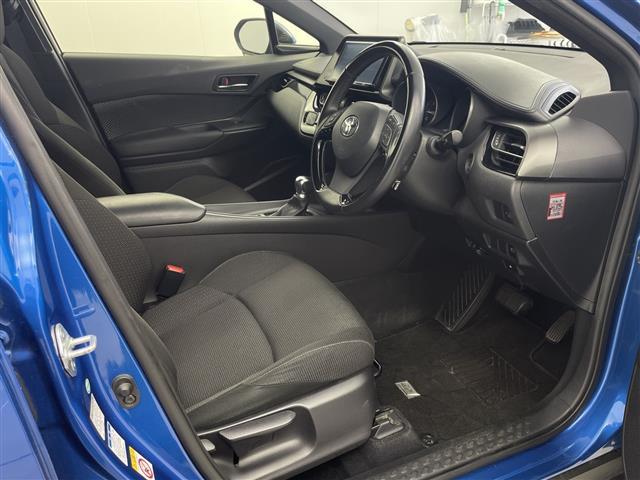 C-HR S-T 純正9インチナビ CD DVD Bluetooth フルセグTV トヨタセーフティーセンス 衝突軽減ブレーキ レーンキープアシスト 横滑り防止 追従型クルーズコントロール 電子パーキングブレーキ(20枚目)