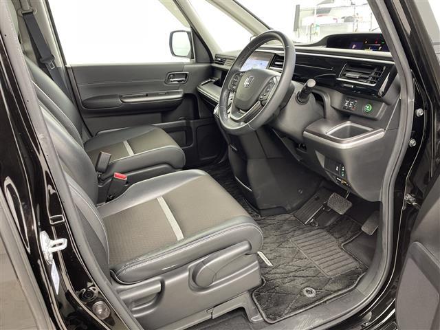 ステップワゴンスパーダ ｅ：ＨＥＶスパーダ　Ｇ・ＥＸ　ホンダセンシング　純正ナビ　バックカメラ　衝突軽減ブレーキ　誤発進抑制機能　レーンキープアシスト　レーダークルーズコントロール　ドライブレコーダー　ＥＴＣ　両側パワースライドドア　革巻きステアリング　純正ＡＷ　ＬＥＤ（23枚目）