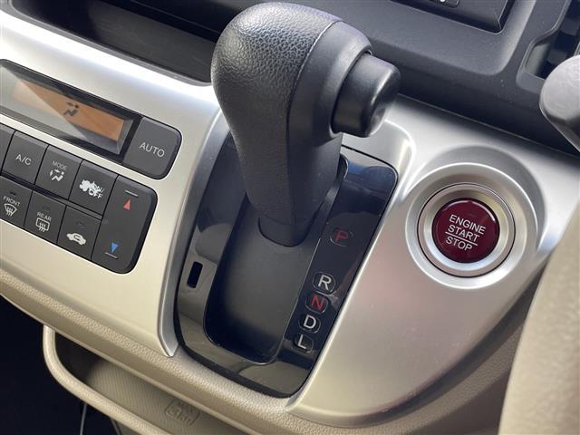 気になる車はすぐにお問い合わせください！画面右側の００６６から始まる無料ダイヤルからお問い合わせ下さい！専門スタッフがお車のご質問にお答えいたします！