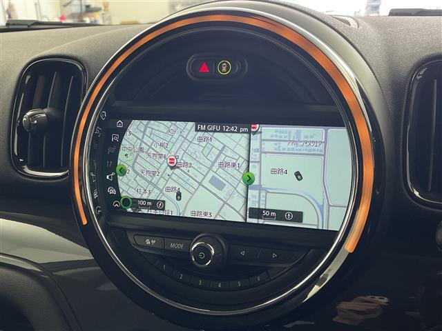 ＭＩＮＩ クロスオーバー　バッキンガム　純正ナビ　バックカメラ　衝突軽減ブレーキ　レーダークルーズコントロール　コーナーセンサー　電動パーキングブレーキ　純正ドライブレコーダー　ＥＴＣ　純正アルミホイール　フロアマット　電格ミラー（2枚目）