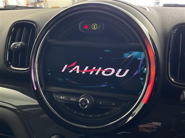 ＭＩＮＩ クロスオーバー　バッキンガム　純正ナビ　バックカメラ　衝突軽減ブレーキ　レーダークルーズコントロール　コーナーセンサー　電動パーキングブレーキ　純正ドライブレコーダー　ＥＴＣ　純正アルミホイール　フロアマット　電格ミラー（6枚目）