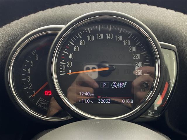 ＭＩＮＩ クロスオーバー　バッキンガム　純正ナビ　バックカメラ　衝突軽減ブレーキ　レーダークルーズコントロール　コーナーセンサー　電動パーキングブレーキ　純正ドライブレコーダー　ＥＴＣ　純正アルミホイール　フロアマット　電格ミラー（12枚目）