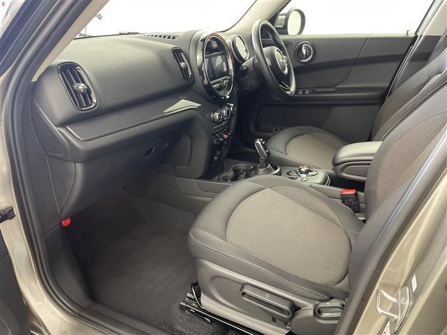 ＭＩＮＩ クロスオーバー　バッキンガム　純正ナビ　バックカメラ　衝突軽減ブレーキ　レーダークルーズコントロール　コーナーセンサー　電動パーキングブレーキ　純正ドライブレコーダー　ＥＴＣ　純正アルミホイール　フロアマット　電格ミラー（26枚目）