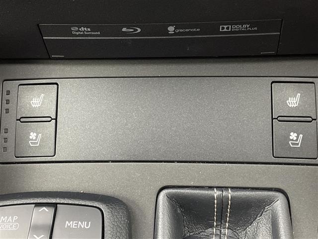 ＩＳ ＩＳ３００ｈ　Ｆスポーツモードプラス　サンルーフ　純正ナビ　バックカメラ　革シート　シートヒーター　ベンチレーション　シートメモリ　レーダークルーズコントロール　コーナーセンサー　パドルシフト　スタッドレスＡＷセット積込　純正ＡＷ　ＥＴＣ（14枚目）