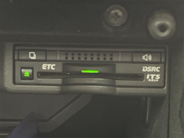 ＩＳ ＩＳ３００ｈ　Ｆスポーツモードプラス　サンルーフ　純正ナビ　バックカメラ　革シート　シートヒーター　ベンチレーション　シートメモリ　レーダークルーズコントロール　コーナーセンサー　パドルシフト　スタッドレスＡＷセット積込　純正ＡＷ　ＥＴＣ（18枚目）