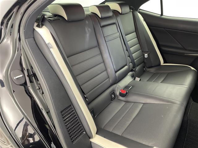 ＩＳ ＩＳ３００ｈ　Ｆスポーツモードプラス　サンルーフ　純正ナビ　バックカメラ　革シート　シートヒーター　ベンチレーション　シートメモリ　レーダークルーズコントロール　コーナーセンサー　パドルシフト　スタッドレスＡＷセット積込　純正ＡＷ　ＥＴＣ（22枚目）