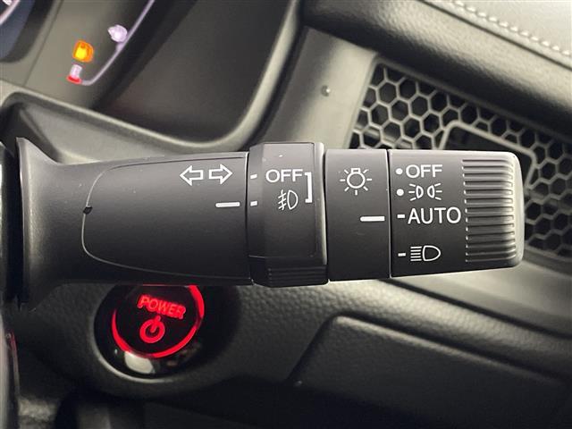 ステップワゴン ｅ：ＨＥＶスパーダ　追従型クルーズコントロール　レーンキープアシスト　横滑り防止　衝突軽減ブレーキ　両側パワースライドドア　パワーバックドア　ＬＥＤヘッドライト　オートライト　オートマチックハイビーム　シートヒーター（12枚目）