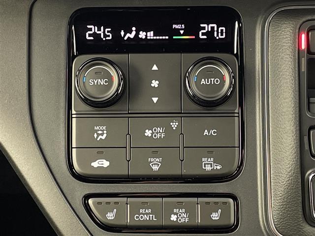 ステップワゴン ｅ：ＨＥＶスパーダ　追従型クルーズコントロール　レーンキープアシスト　横滑り防止　衝突軽減ブレーキ　両側パワースライドドア　パワーバックドア　ＬＥＤヘッドライト　オートライト　オートマチックハイビーム　シートヒーター（13枚目）