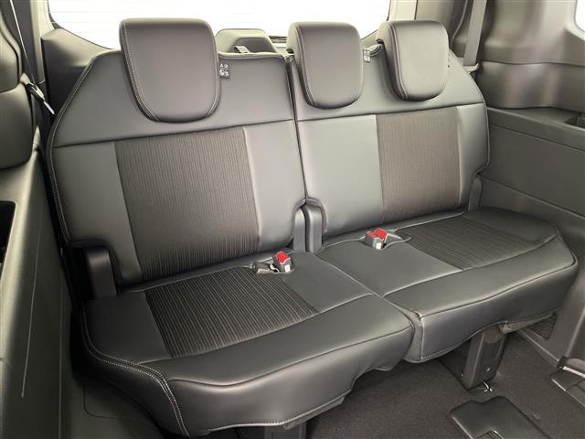 ステップワゴン ｅ：ＨＥＶスパーダ　追従型クルーズコントロール　レーンキープアシスト　横滑り防止　衝突軽減ブレーキ　両側パワースライドドア　パワーバックドア　ＬＥＤヘッドライト　オートライト　オートマチックハイビーム　シートヒーター（25枚目）