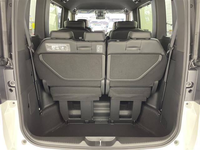 ステップワゴン ｅ：ＨＥＶスパーダ　追従型クルーズコントロール　レーンキープアシスト　横滑り防止　衝突軽減ブレーキ　両側パワースライドドア　パワーバックドア　ＬＥＤヘッドライト　オートライト　オートマチックハイビーム　シートヒーター（26枚目）