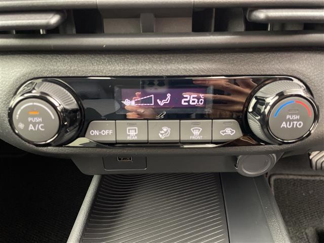 ノート Ｓ　社外ナビ　ＦＭ　ＡＭ　Ｂｌｕｅｔｏｏｔｈ　全方位カメラ　ブラインドスポットモニター　ステアリングスイッチ　プロパイロット　デジタルインナーミラー　純正アルミホイル　オートライト　スマートキー　ＥＴＣ（6枚目）