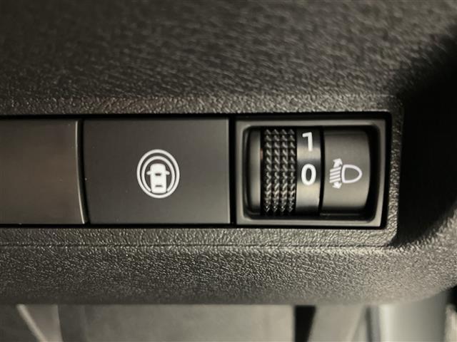 ノート Ｓ　社外ナビ　ＦＭ　ＡＭ　Ｂｌｕｅｔｏｏｔｈ　全方位カメラ　ブラインドスポットモニター　ステアリングスイッチ　プロパイロット　デジタルインナーミラー　純正アルミホイル　オートライト　スマートキー　ＥＴＣ（14枚目）