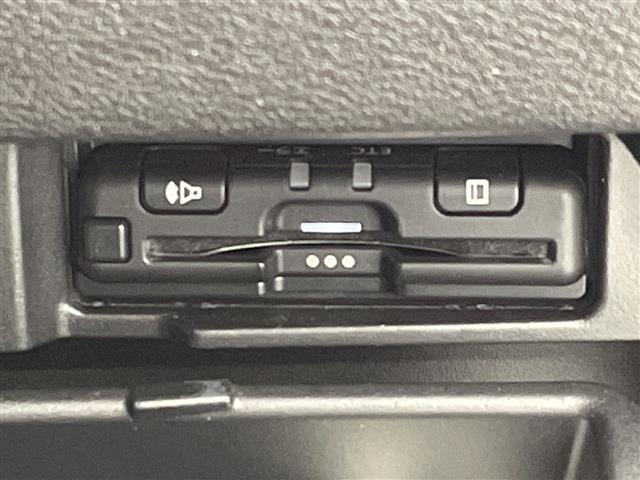 セレナ ハイウェイスター 純正ナビ バックカメラ 衝突軽減ブレーキ レーンキープアシスト ブラインドスポットモニター コーナーセンサー クロストラフィックアラート 両側パワースライドドア ドライブレコーダー ETC LED(12枚目)