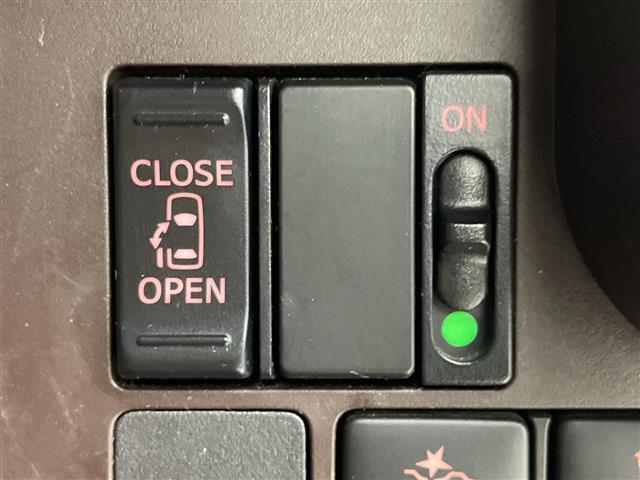 トール Ｘ　ＳＡＩＩＩ　社外ナビ　フルセグ　ＣＤ　ＤＶＤ　バックカメラ　片側パワーバックドア　純正フロアマット　純正ドアバイザー　前方ドライブレコーダー　電動格納ミラー　サマータイヤ積込み　純正ホイールキャップ付き　ＥＴＣ（9枚目）