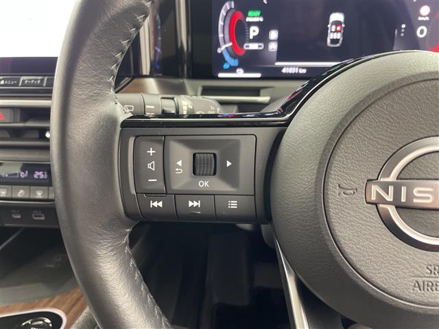 オーラ Ｇ　レザーエディション　純正９インチナビ　ＡＭ　ＦＭ　フルセグ　ＡｐｐｌｅＣａｒＰｌａｙ　ＨＤＭＩ　ＢＯＳＥパーソナルプラスサウンドシステム　全方位カメラ　レーダークルーズコントロール　ワイヤレス充電　レザーシート　ＥＴＣ（10枚目）