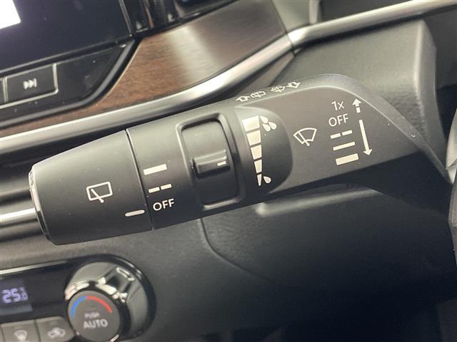 オーラ Ｇ　レザーエディション　純正９インチナビ　ＡＭ　ＦＭ　フルセグ　ＡｐｐｌｅＣａｒＰｌａｙ　ＨＤＭＩ　ＢＯＳＥパーソナルプラスサウンドシステム　全方位カメラ　レーダークルーズコントロール　ワイヤレス充電　レザーシート　ＥＴＣ（12枚目）