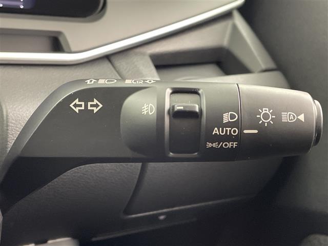 オーラ Ｇ　レザーエディション　純正９インチナビ　ＡＭ　ＦＭ　フルセグ　ＡｐｐｌｅＣａｒＰｌａｙ　ＨＤＭＩ　ＢＯＳＥパーソナルプラスサウンドシステム　全方位カメラ　レーダークルーズコントロール　ワイヤレス充電　レザーシート　ＥＴＣ（13枚目）