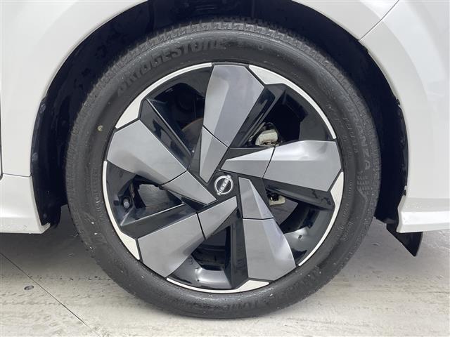 オーラ Ｇ　レザーエディション　純正９インチナビ　ＡＭ　ＦＭ　フルセグ　ＡｐｐｌｅＣａｒＰｌａｙ　ＨＤＭＩ　ＢＯＳＥパーソナルプラスサウンドシステム　全方位カメラ　レーダークルーズコントロール　ワイヤレス充電　レザーシート　ＥＴＣ（39枚目）