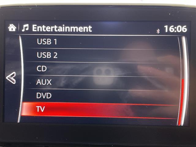 デミオ ＸＤツーリング　純正ナビ　バックカメラ　衝突軽減ブレーキ　レーンキープアシスト　クルーズコントロール　シートヒーター　ＨＩＤヘッドライト　ドライブレコーダー　ＥＴＣ　純正アルミホイール　純正フロアマット　パドルシフト（2枚目）