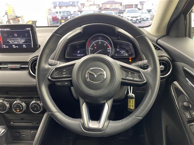 デミオ ＸＤツーリング　純正ナビ　バックカメラ　衝突軽減ブレーキ　レーンキープアシスト　クルーズコントロール　シートヒーター　ＨＩＤヘッドライト　ドライブレコーダー　ＥＴＣ　純正アルミホイール　純正フロアマット　パドルシフト（6枚目）