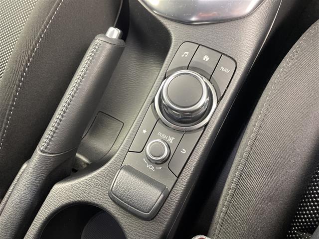 デミオ ＸＤツーリング　純正ナビ　バックカメラ　衝突軽減ブレーキ　レーンキープアシスト　クルーズコントロール　シートヒーター　ＨＩＤヘッドライト　ドライブレコーダー　ＥＴＣ　純正アルミホイール　純正フロアマット　パドルシフト（11枚目）