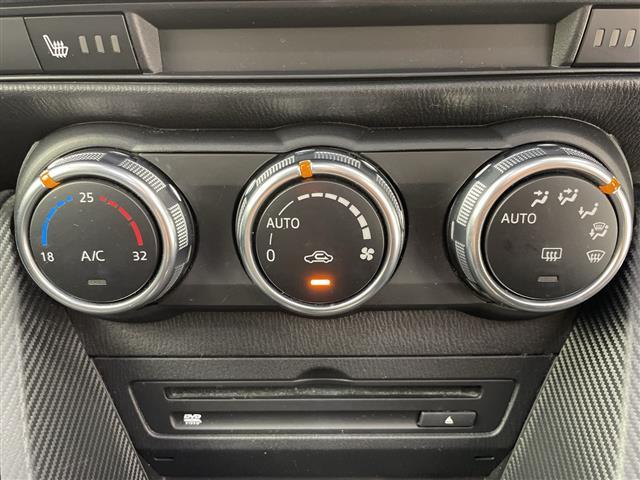 デミオ ＸＤツーリング　純正ナビ　バックカメラ　衝突軽減ブレーキ　レーンキープアシスト　クルーズコントロール　シートヒーター　ＨＩＤヘッドライト　ドライブレコーダー　ＥＴＣ　純正アルミホイール　純正フロアマット　パドルシフト（13枚目）