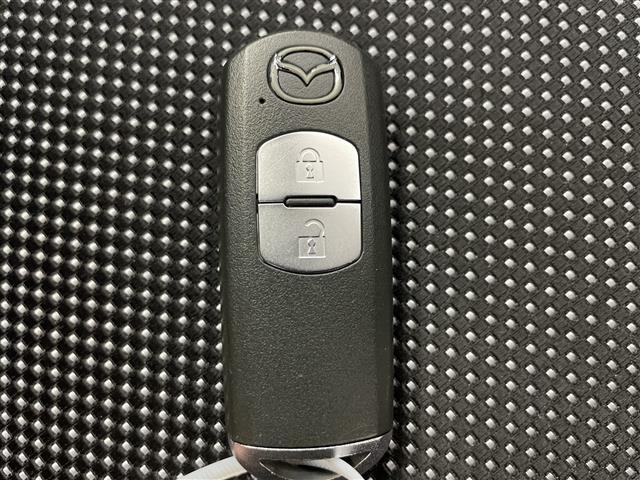 デミオ ＸＤツーリング　純正ナビ　バックカメラ　衝突軽減ブレーキ　レーンキープアシスト　クルーズコントロール　シートヒーター　ＨＩＤヘッドライト　ドライブレコーダー　ＥＴＣ　純正アルミホイール　純正フロアマット　パドルシフト（18枚目）