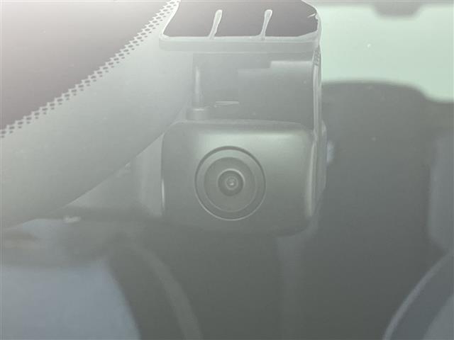 ノート Ｓ　デジタルインナーミラー　アラウンドビューモニター　レーンキープアシスト　エマージェンシーブレーキ　ブラインドスポットモニター　ＬＥＤヘッドライト　オートライト　オートマチックハイビーム　フォグランプ（6枚目）