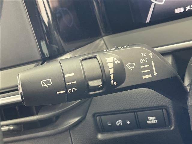 ノート Ｓ　デジタルインナーミラー　アラウンドビューモニター　レーンキープアシスト　エマージェンシーブレーキ　ブラインドスポットモニター　ＬＥＤヘッドライト　オートライト　オートマチックハイビーム　フォグランプ（10枚目）