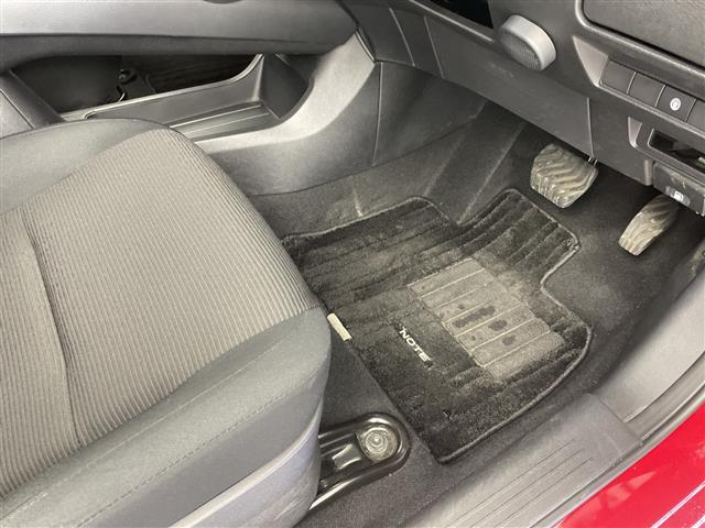 ノート Ｓ　デジタルインナーミラー　アラウンドビューモニター　レーンキープアシスト　エマージェンシーブレーキ　ブラインドスポットモニター　ＬＥＤヘッドライト　オートライト　オートマチックハイビーム　フォグランプ（16枚目）