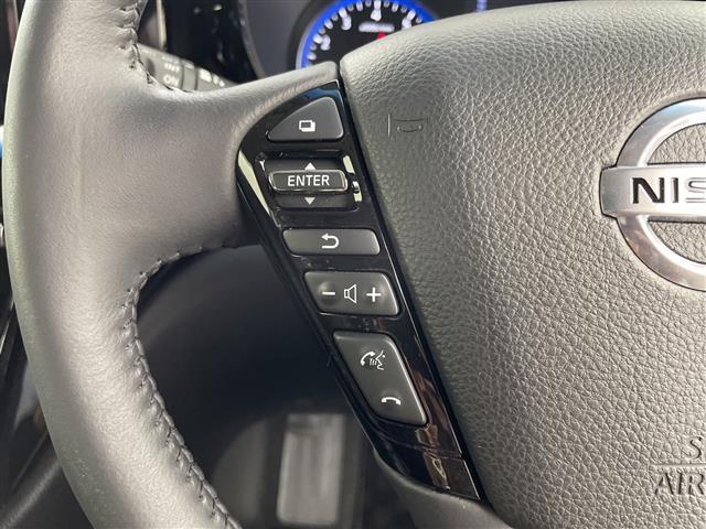 エルグランド ２５０ハイウェイスターＳ　社外９インチナビ　フリップダウンモニター　アラウンドビューモニター　エマージェンシーブレーキ　ハーフレザーシート　純正アルミホイール　両側パワースライドドア　レーダークルーズコントロール　ドラレコ（7枚目）