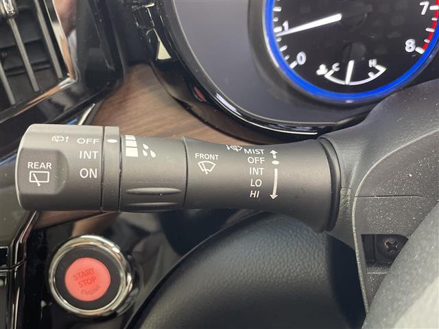 エルグランド ２５０ハイウェイスターＳ　社外９インチナビ　フリップダウンモニター　アラウンドビューモニター　エマージェンシーブレーキ　ハーフレザーシート　純正アルミホイール　両側パワースライドドア　レーダークルーズコントロール　ドラレコ（9枚目）