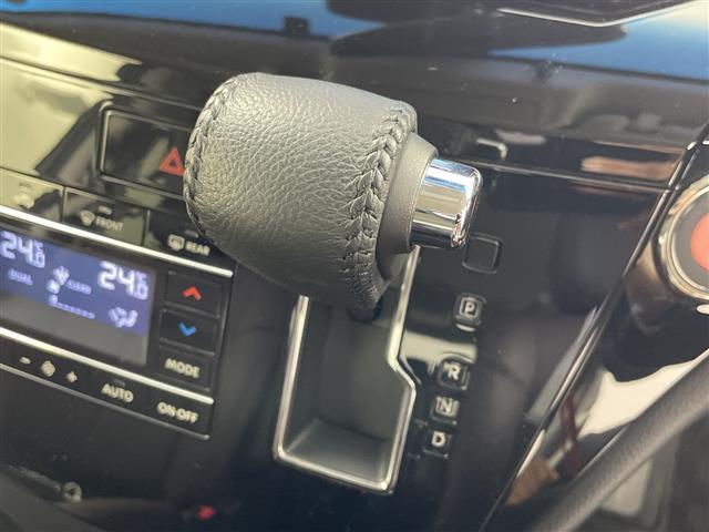 エルグランド ２５０ハイウェイスターＳ　社外９インチナビ　フリップダウンモニター　アラウンドビューモニター　エマージェンシーブレーキ　ハーフレザーシート　純正アルミホイール　両側パワースライドドア　レーダークルーズコントロール　ドラレコ（12枚目）