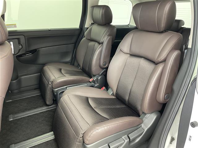 エルグランド ２５０ハイウェイスターＳ　社外９インチナビ　フリップダウンモニター　アラウンドビューモニター　エマージェンシーブレーキ　ハーフレザーシート　純正アルミホイール　両側パワースライドドア　レーダークルーズコントロール　ドラレコ（26枚目）