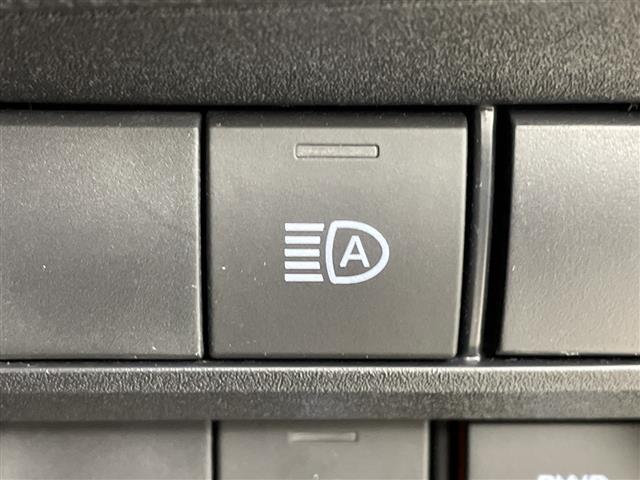 ヴォクシー ハイブリッドＳ－Ｚ　ユニバーサルステップ　純正ディスプレイオーディオナビ　フルセグ　ＢＴ　ＵＳＢ　ＤＶＤ　ＨＤＭＩ　Ｍｉｒａｃａｓｔ　バックカメラ　トヨタセーフティセンス　プリクラッシュセーフティ　レーダークルコン（9枚目）