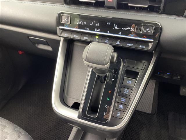 ヴォクシー ハイブリッドＳ－Ｚ　ユニバーサルステップ　純正ディスプレイオーディオナビ　フルセグ　ＢＴ　ＵＳＢ　ＤＶＤ　ＨＤＭＩ　Ｍｉｒａｃａｓｔ　バックカメラ　トヨタセーフティセンス　プリクラッシュセーフティ　レーダークルコン（13枚目）