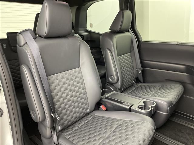 ヴォクシー ハイブリッドＳ－Ｚ　ユニバーサルステップ　純正ディスプレイオーディオナビ　フルセグ　ＢＴ　ＵＳＢ　ＤＶＤ　ＨＤＭＩ　Ｍｉｒａｃａｓｔ　バックカメラ　トヨタセーフティセンス　プリクラッシュセーフティ　レーダークルコン（22枚目）