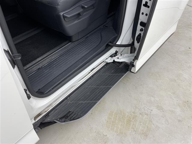 ヴォクシー ハイブリッドＳ－Ｚ　ユニバーサルステップ　純正ディスプレイオーディオナビ　フルセグ　ＢＴ　ＵＳＢ　ＤＶＤ　ＨＤＭＩ　Ｍｉｒａｃａｓｔ　バックカメラ　トヨタセーフティセンス　プリクラッシュセーフティ　レーダークルコン（42枚目）