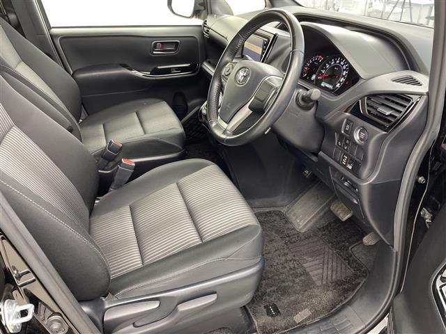 ヴォクシー ＺＳ　純正ナビ　ＣＤ　ＤＶＤ　フルセグＴＶ　Ｂｌｕｅｔｏｏｔｈ　バックカメラ　片側パワースライドドア　クルーズコントロール　前方ドライブレコーダー　ビルトインＥＴＣ　プッシュスタート　スマートキー（18枚目）