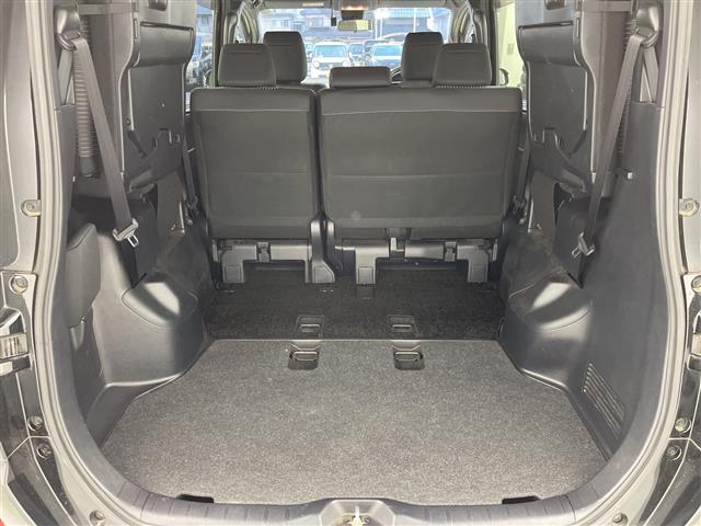 ヴォクシー ＺＳ　純正ナビ　ＣＤ　ＤＶＤ　フルセグＴＶ　Ｂｌｕｅｔｏｏｔｈ　バックカメラ　片側パワースライドドア　クルーズコントロール　前方ドライブレコーダー　ビルトインＥＴＣ　プッシュスタート　スマートキー（28枚目）