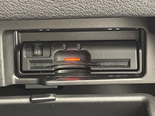 セレナ ハイウェイスター　純正ナビ　ＣＤ　ＤＶＤ　Ｂｌｕｅｔｏｏｔｈ　フルセグ　全周囲カメラ　ハンズフリーオートスライドドア　電動ドア　インテリジェントパークアシスト　衝突軽減　車線逸脱警報　ソナー　クルーズコントロール（10枚目）