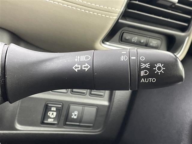 セレナ ハイウェイスター　純正ナビ　ＣＤ　ＤＶＤ　Ｂｌｕｅｔｏｏｔｈ　フルセグ　全周囲カメラ　ハンズフリーオートスライドドア　電動ドア　インテリジェントパークアシスト　衝突軽減　車線逸脱警報　ソナー　クルーズコントロール（17枚目）