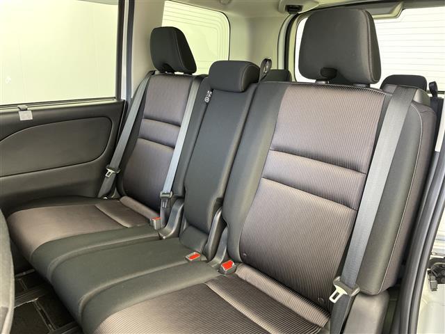 セレナ ハイウェイスター　Ｖセレクション　純正ナビ　パーキングアシスト　アラウンドビューカメラ　両側パワースライドドア　衝突軽減ブレーキ　コーナーセンサー　クルーズコントロール　純正アルミホイール　ＥＴＣ　ＬＥＤヘッドライト　プッシュスタート（25枚目）