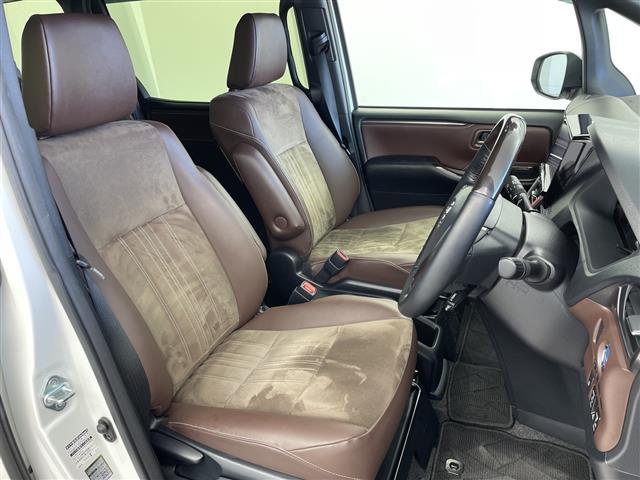 エスクァイア ハイブリッドGi プレミアムパッケージ ALPINE9インチナビ CD DVD SD Bluetooth HDMI ALPINEフリップダウンモニター 両側パワースライドドア バックカメラ クルーズコントロール 前席シートヒーター ETC(19枚目)