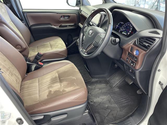 エスクァイア ハイブリッドGi プレミアムパッケージ ALPINE9インチナビ CD DVD SD Bluetooth HDMI ALPINEフリップダウンモニター 両側パワースライドドア バックカメラ クルーズコントロール 前席シートヒーター ETC(20枚目)