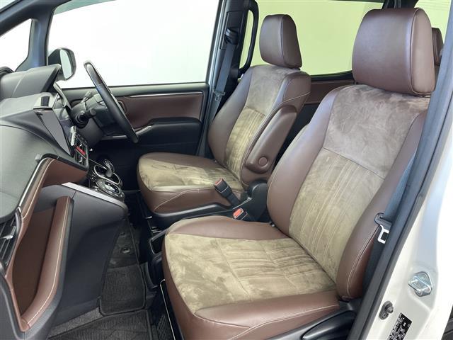 エスクァイア ハイブリッドGi プレミアムパッケージ ALPINE9インチナビ CD DVD SD Bluetooth HDMI ALPINEフリップダウンモニター 両側パワースライドドア バックカメラ クルーズコントロール 前席シートヒーター ETC(21枚目)