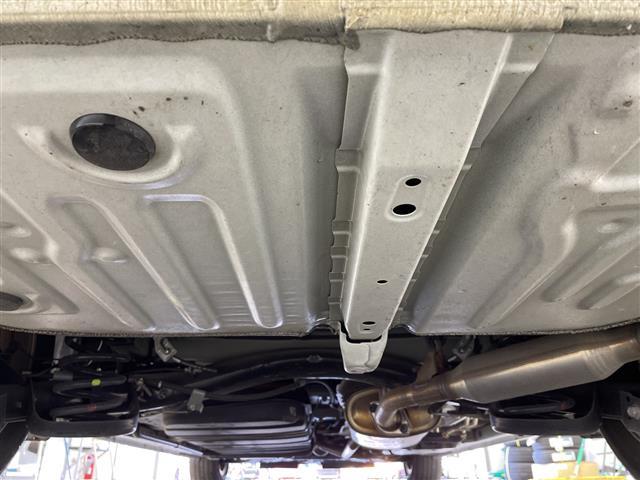 エスクァイア ハイブリッドGi プレミアムパッケージ ALPINE9インチナビ CD DVD SD Bluetooth HDMI ALPINEフリップダウンモニター 両側パワースライドドア バックカメラ クルーズコントロール 前席シートヒーター ETC(39枚目)