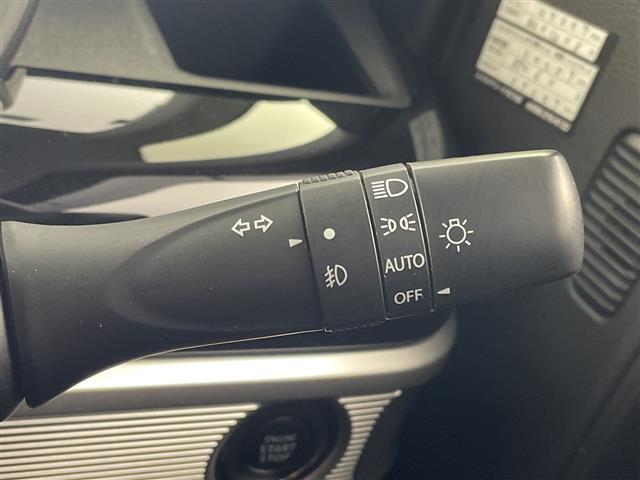 スペーシアカスタム ハイブリッドXSターボ 純正8型ナビ 両側パワースライドドア LEDヘッドライト オートライト ハーフレザーシート シートヒーター(D席) 純正ビルトインETC シートバックテーブル スズキセーフティサポート 衝突軽減(10枚目)