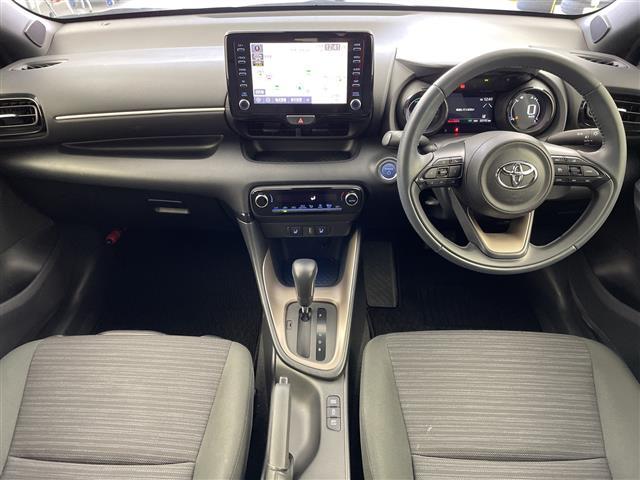 ヤリス ハイブリッドZ 純正ナビ バックカメラ ドライブレコーダー ETC ブラインドスポットモニタ アダプティブクルーズコントロール 前席シートヒーター クリアランスソナー オートハイビーム スマートキー プッシュスタート(2枚目)